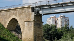 В 2022 году на Ставрополье отремонтируют мост через реку Куму